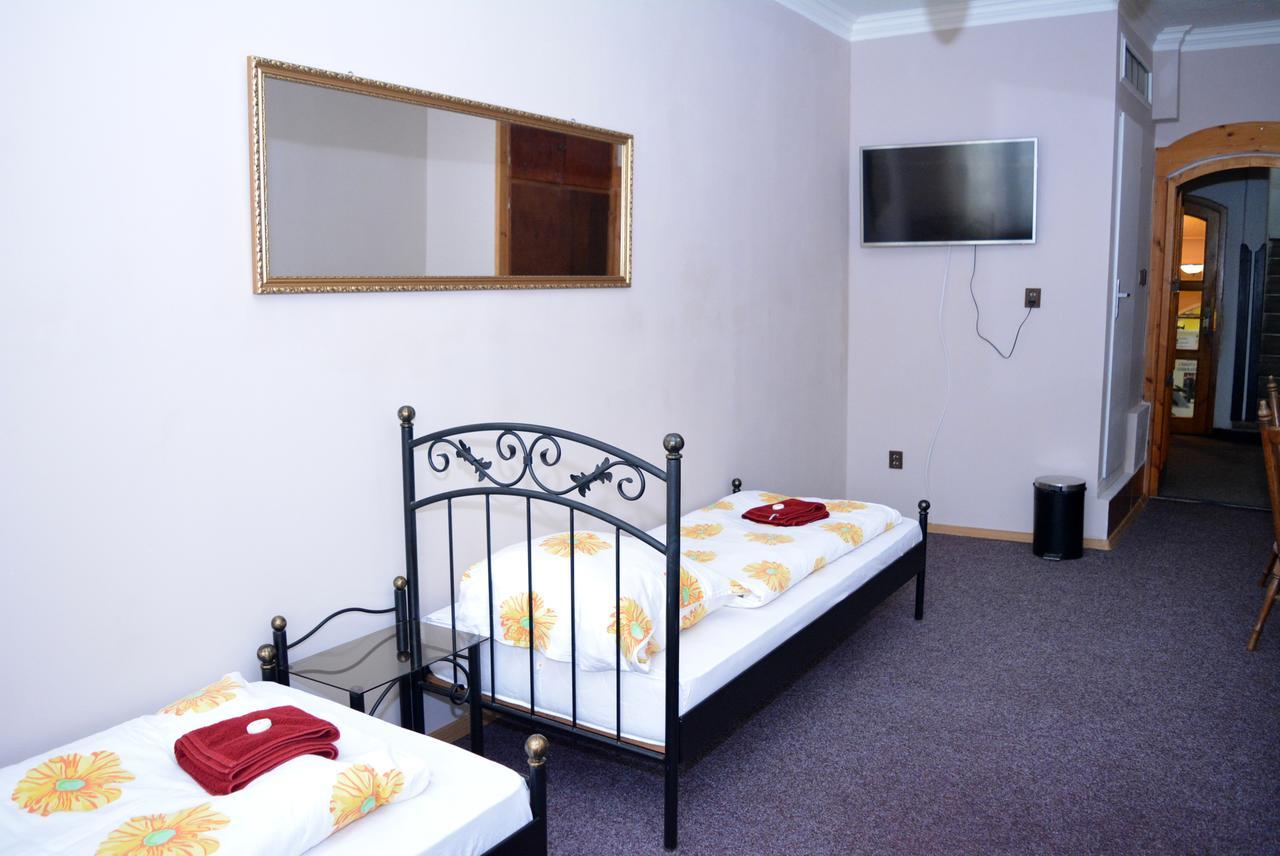 ديشين Hotel Posta المظهر الخارجي الصورة