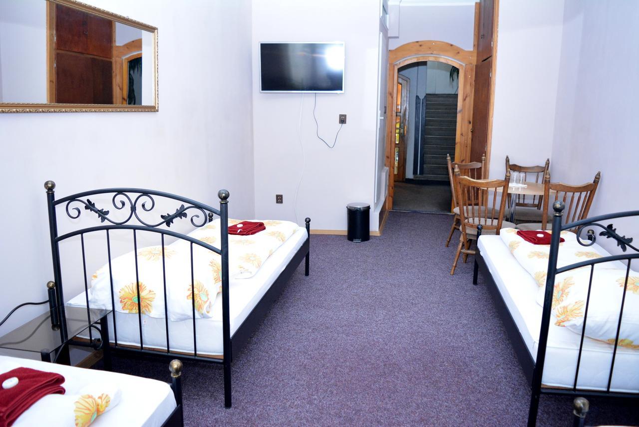 ديشين Hotel Posta المظهر الخارجي الصورة